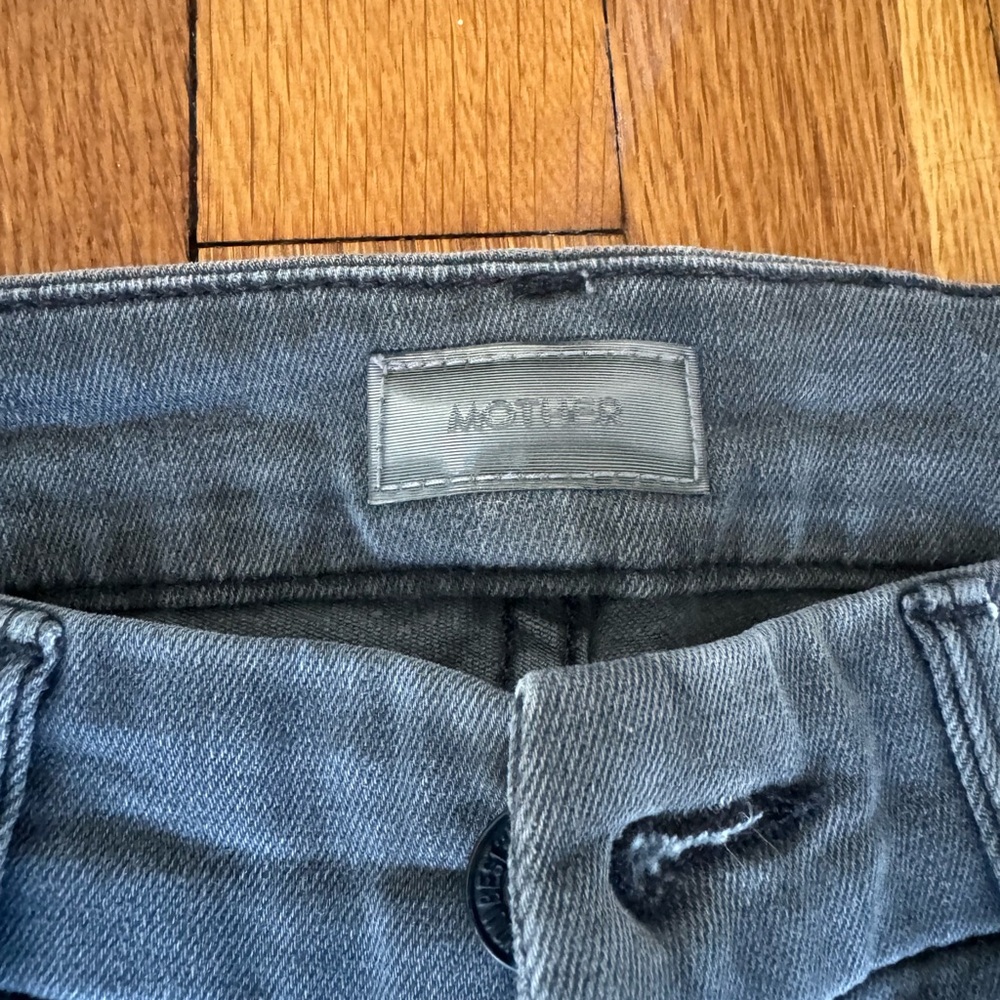 MOTHER High Waisted Looker Dagger Ankle Fray - Picture 4 of 5